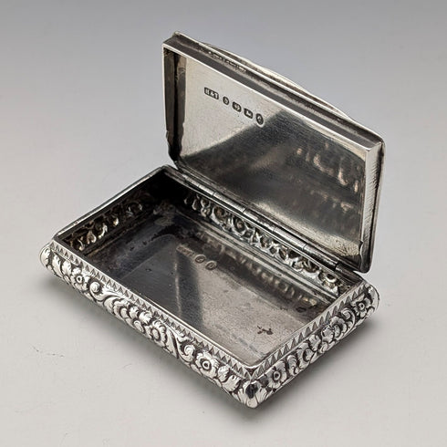 1878年 英国アンティーク 純銀製 角形スナッフボックス 50g Hillard&Thomason